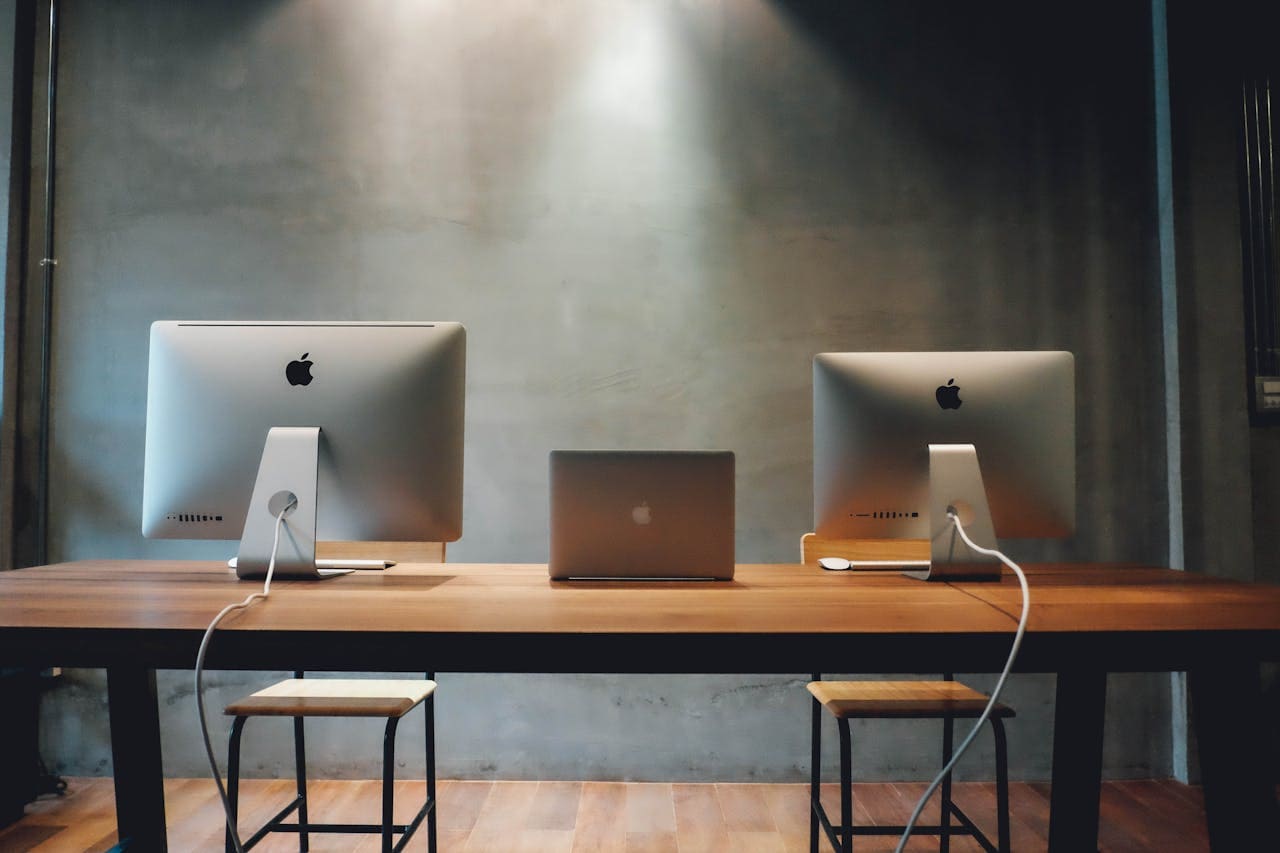 Warum Jawnet IT Services der richtige Partner für IT-intensive Umzüge ist